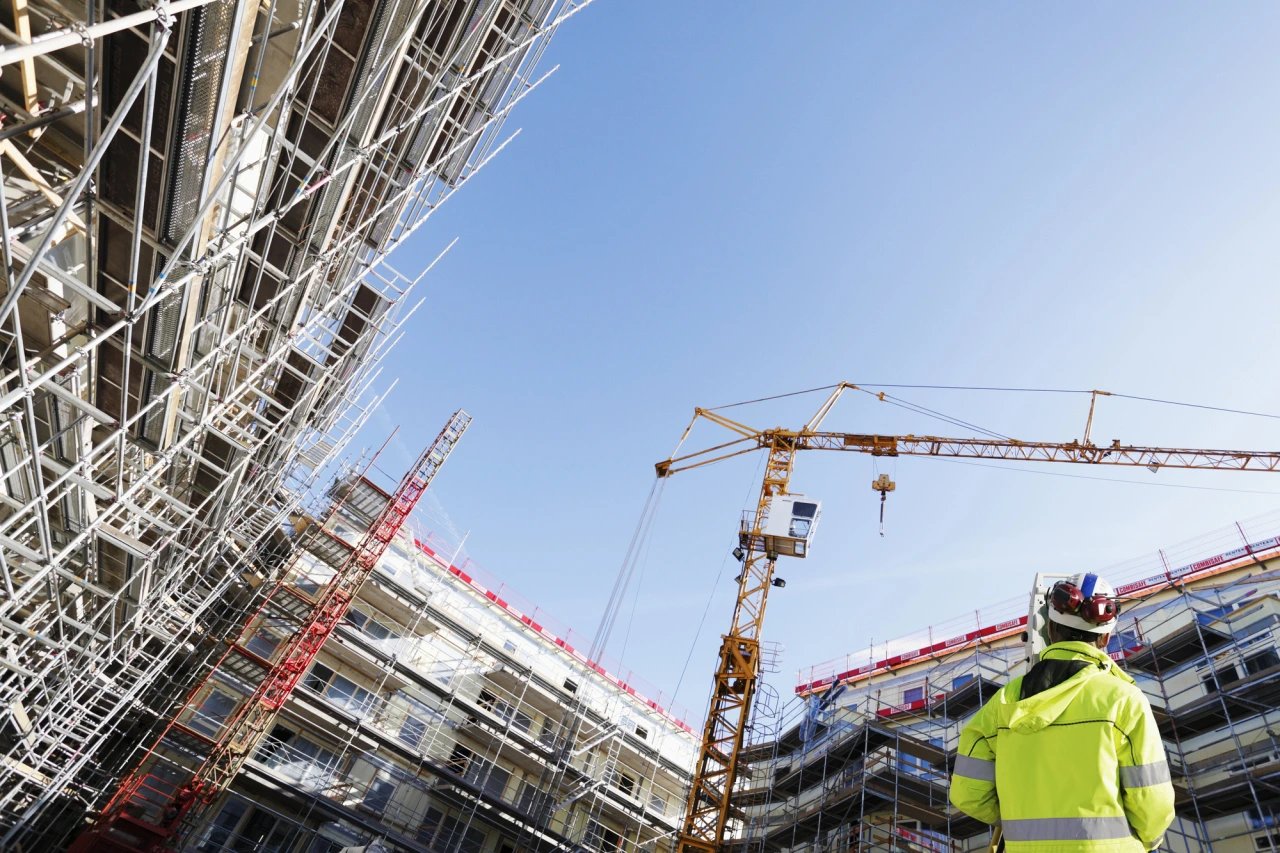 Construction crane collapses in Astana, killing one and injuring two