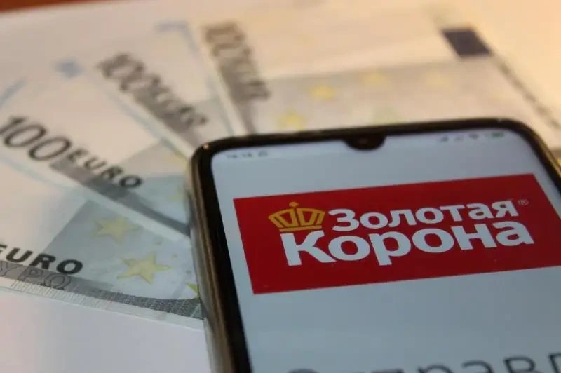 Международные переводы в Казахстане сократились на 12,5% в июле после санкций ЕС против «Золотой короны»