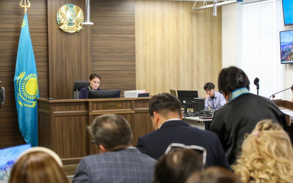 Astana court hears testimony in death of paramedic Uldana Myrzuan