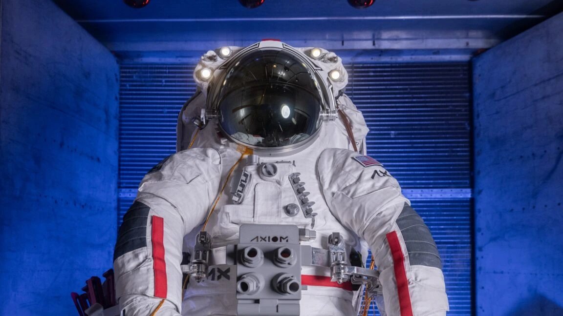 NASA to develop simplified Sortie Suit with Axiom Space for 2028 Moon landing