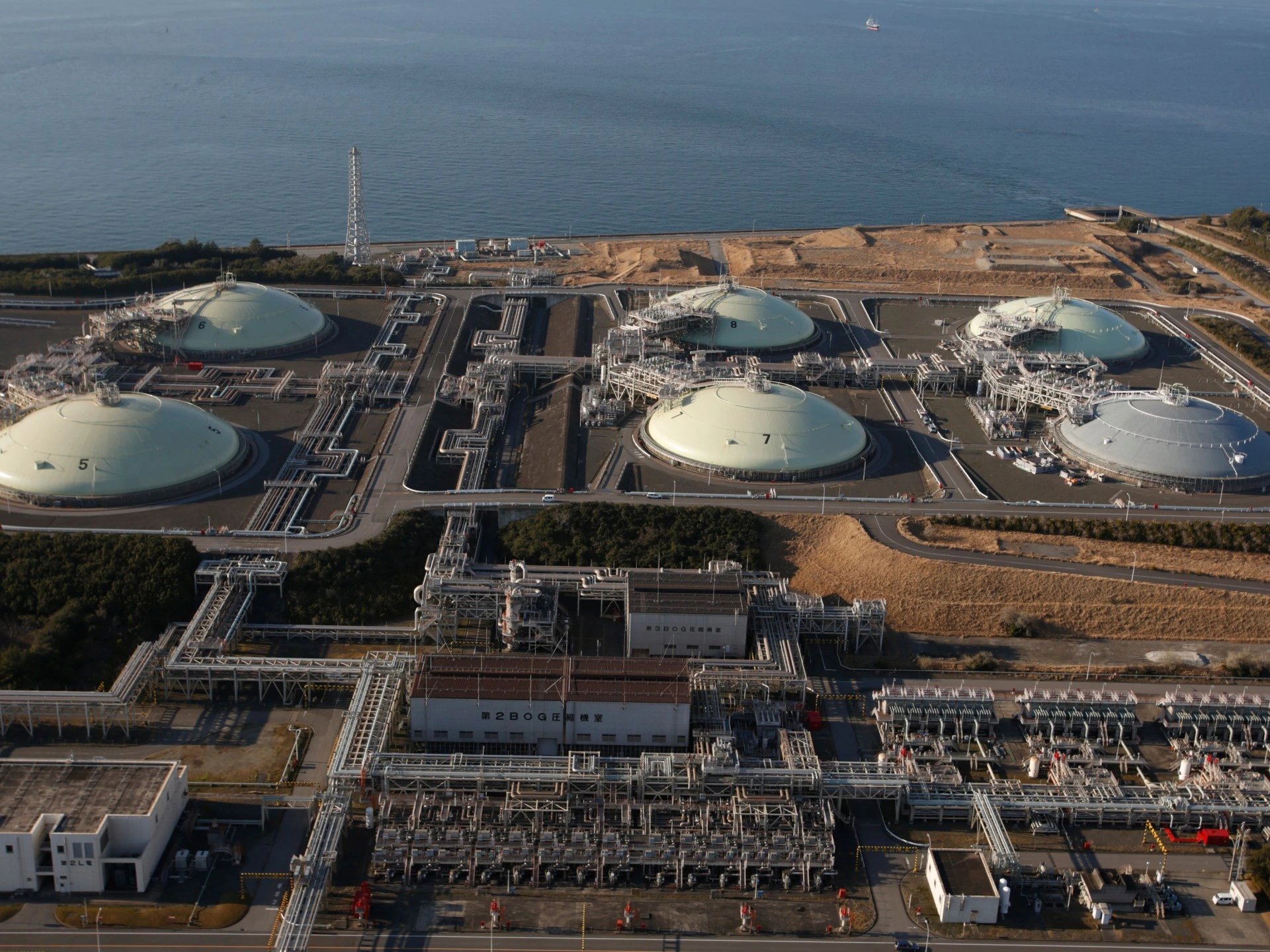 Азия переориентируется на региональные хранилища нефти и газа после кризиса в Ормузском проливе