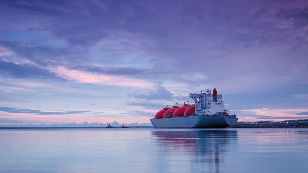 ADNOC продолжает отгрузку СПГ на Дас-Айленде на фоне роста рисков в Ормузском проливе
