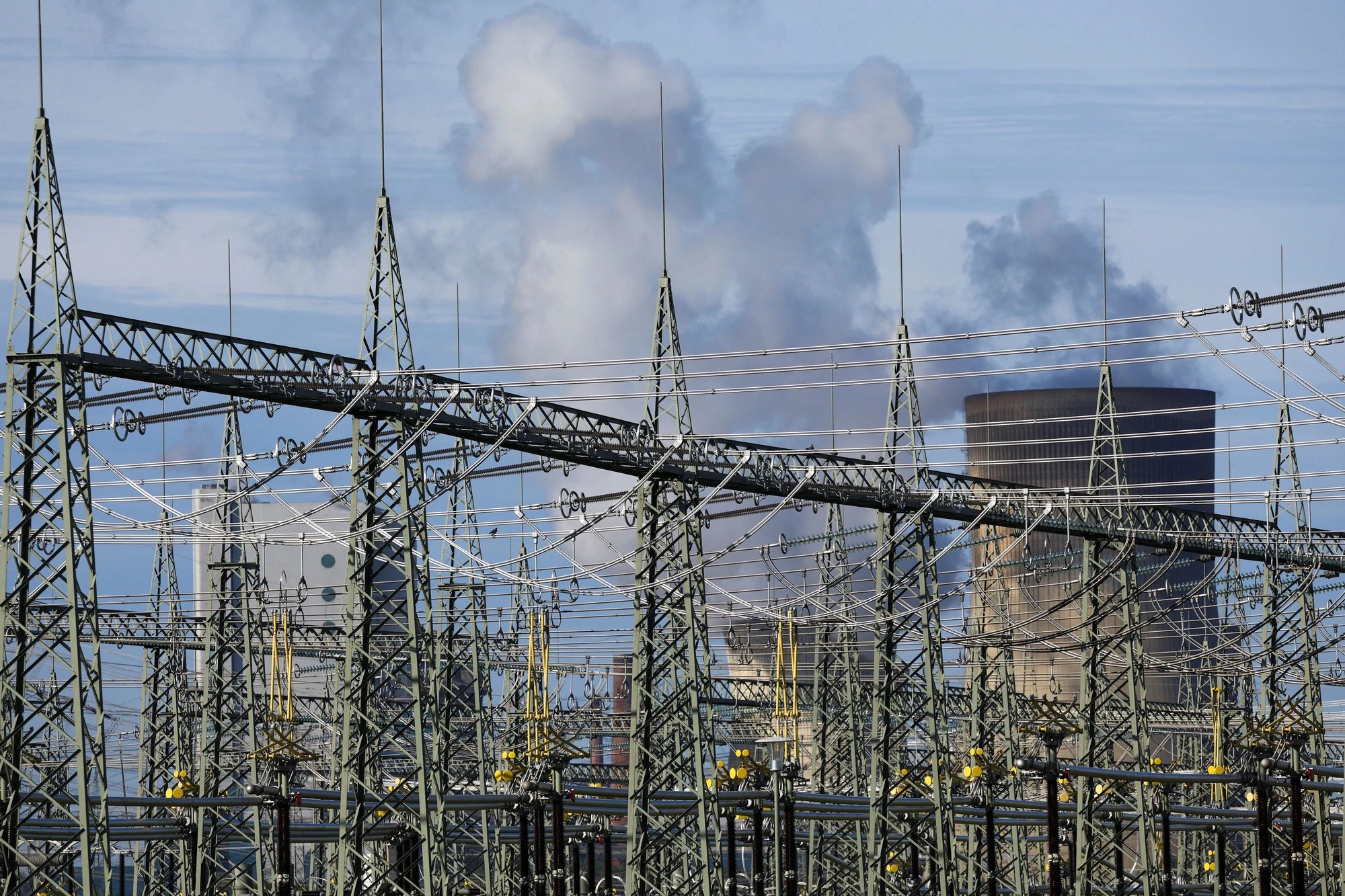 RWE Нойрат электр станциясының электр желісі маңынан зымыран ұшыру қондырғыларын тапты