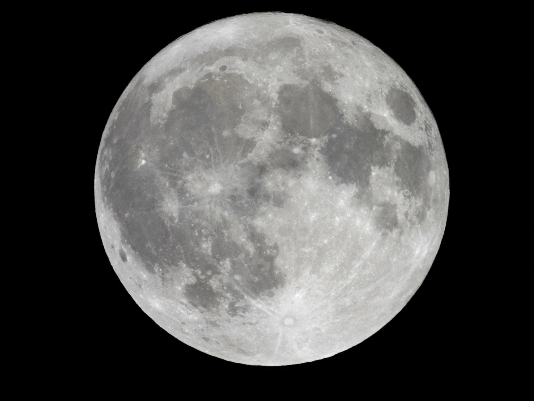 Moon may have formed in hours after Theia collision, study finds