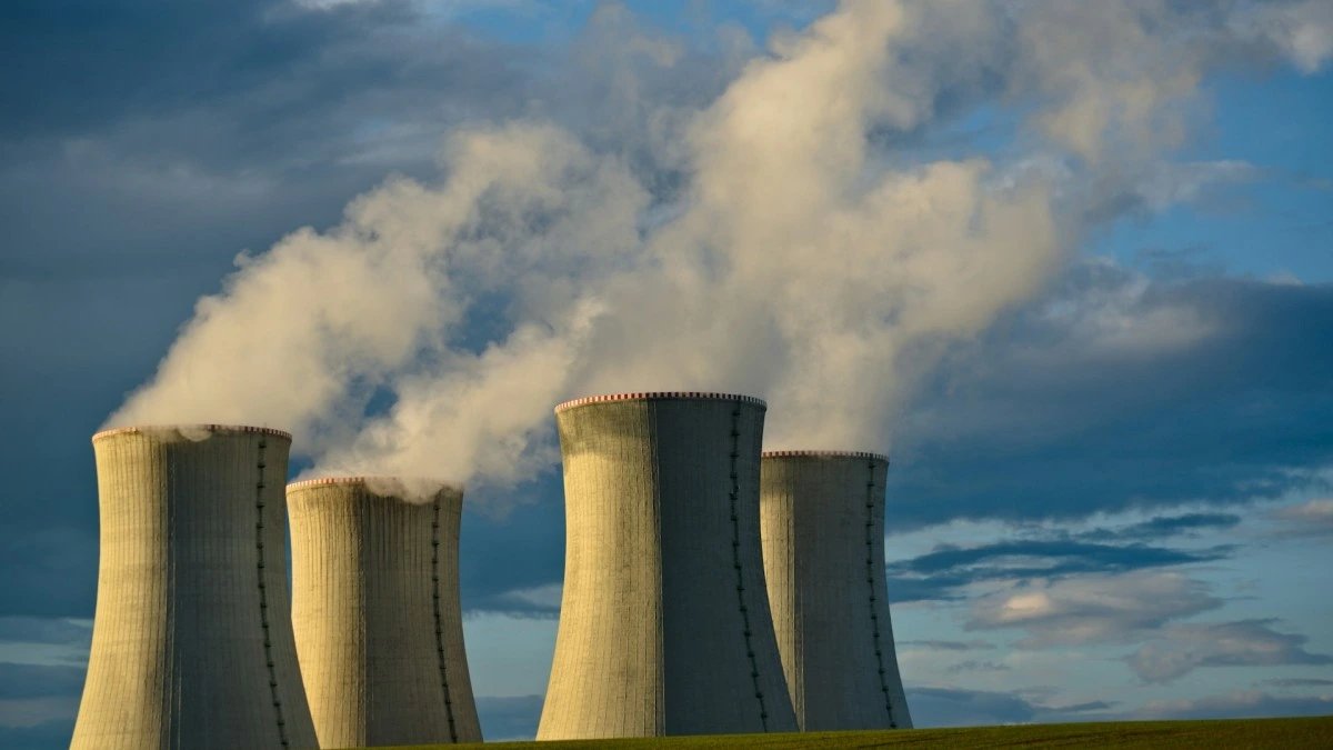 U.S. nuclear fleet ages as China adds 34 GW in a decade