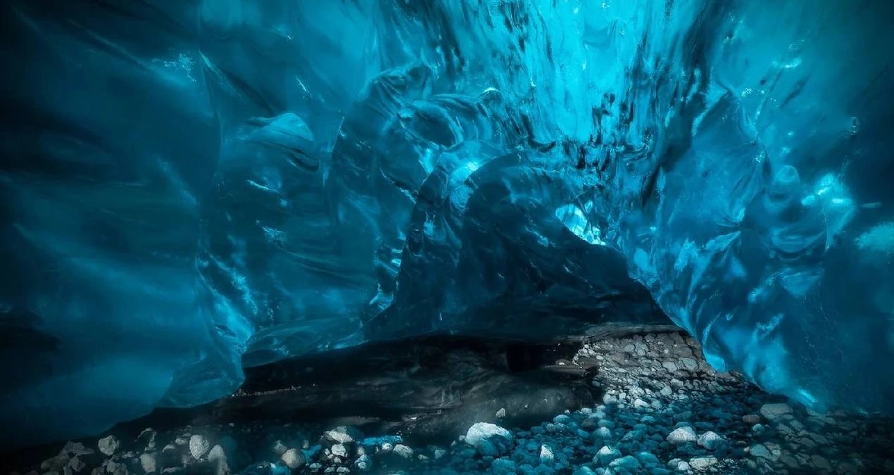 11.4-meter gypsum crystals found in Mexico's Naica mine