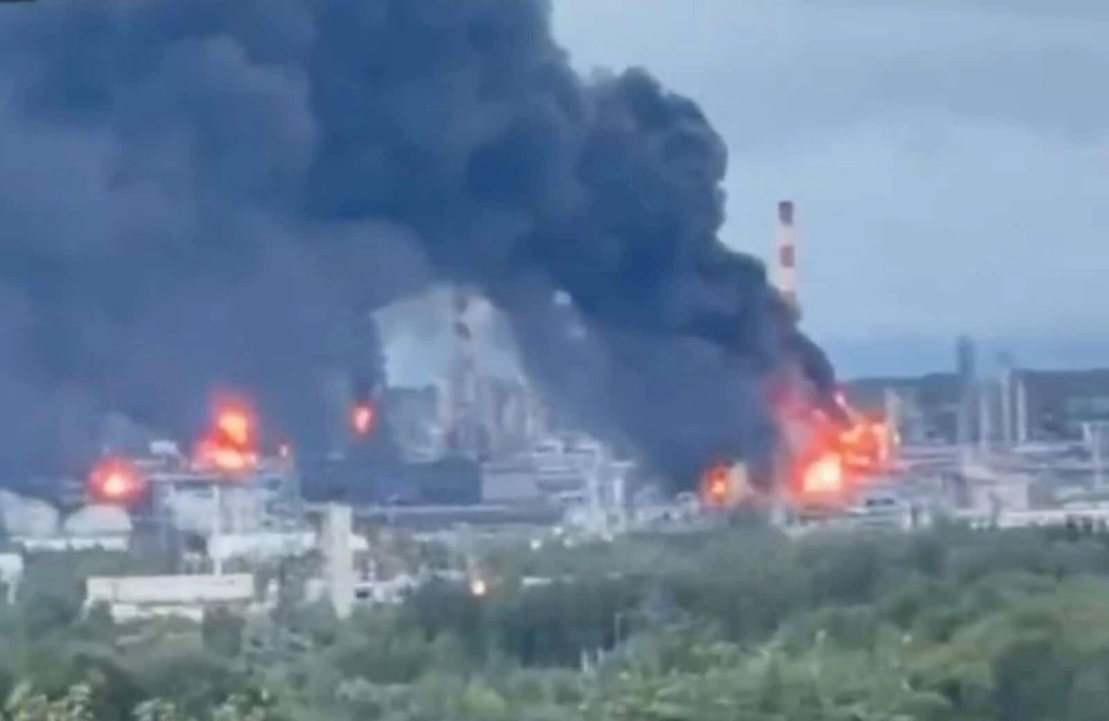 Drone strikes hit Perm refinery and Sochi oil depot, killing one