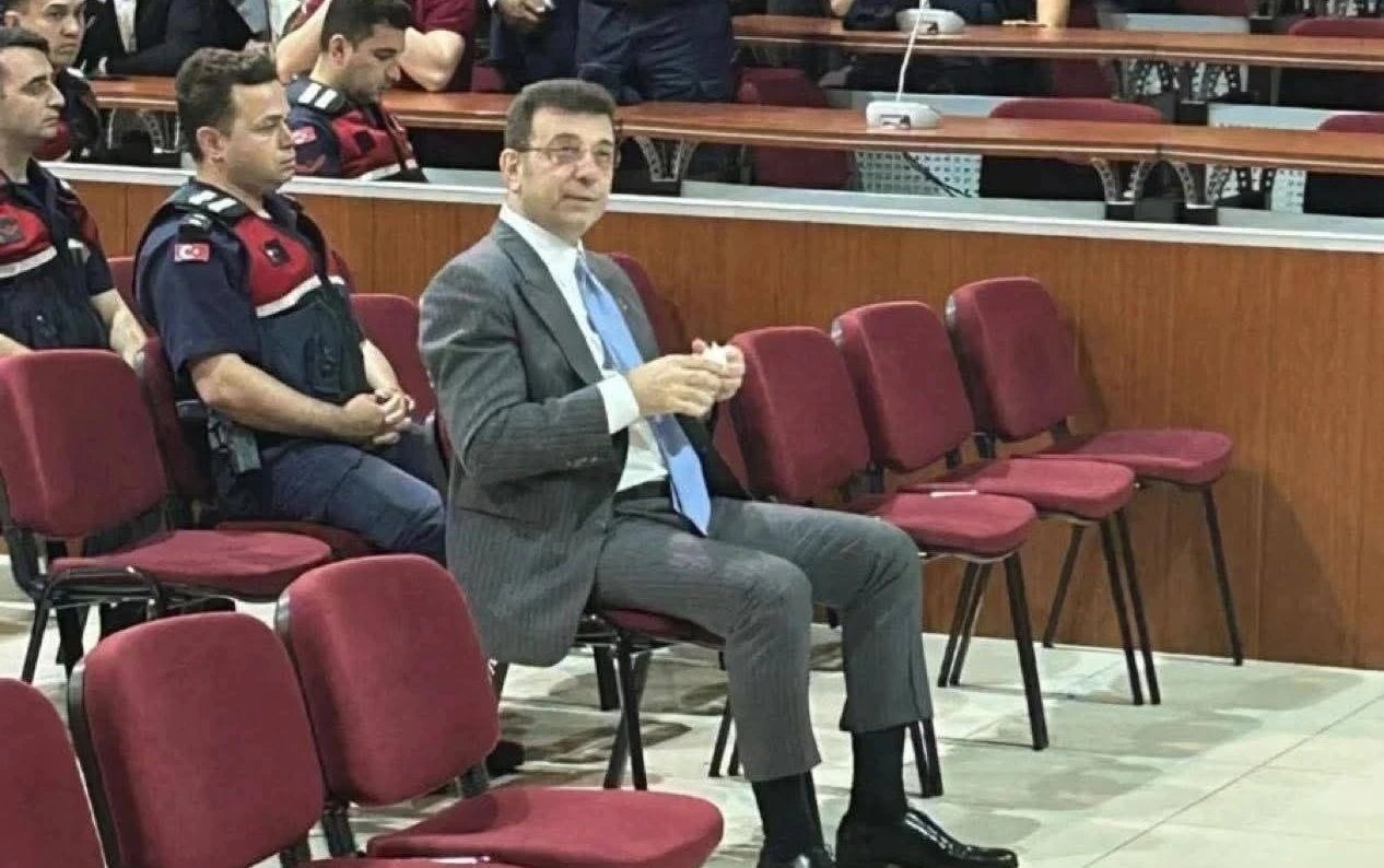 Ыстамбұл соты Имамоглу ісі бойынша 53 тұтқындалғанның екеуін 75-күні босатты