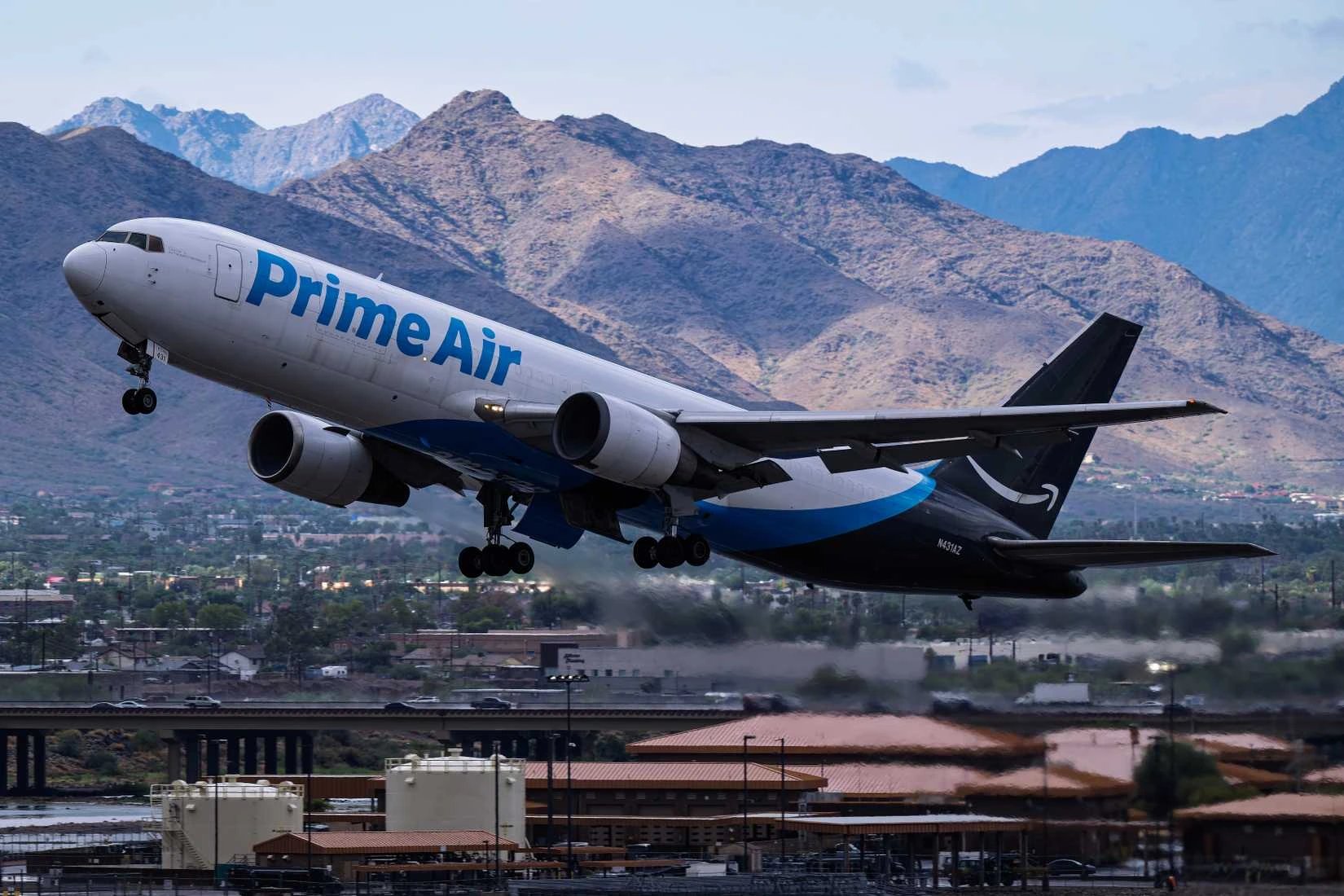 Глава NTSB призвала к действиям после крушения Boeing 767 Amazon Air в Майами