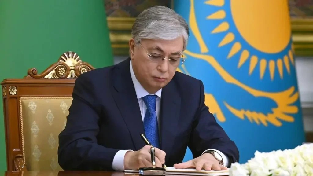 Тоқаев Қытаймен сауданы 100 млрд долларға жеткізу мақсатын мәлімдеді
