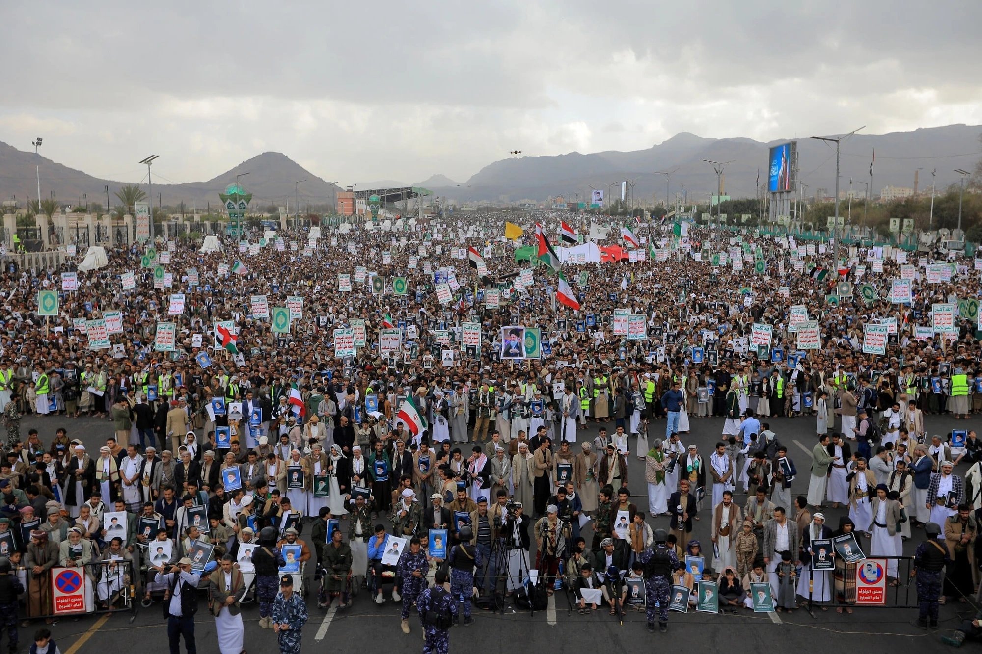 Yemen conflict escalates as Houthis, Saudi-led coalition clash