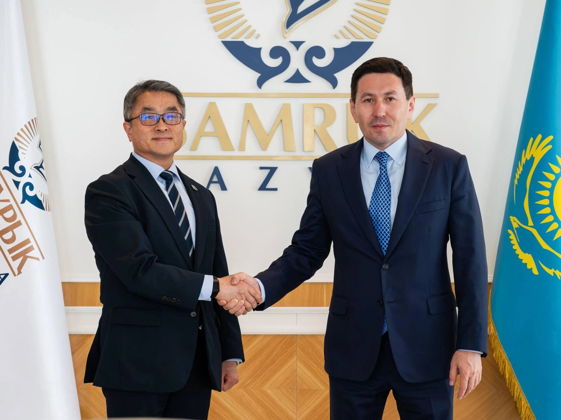Tokayev receives Samruk-Kazyna CEO Zhakupov report on 3.2 trillion tenge projects