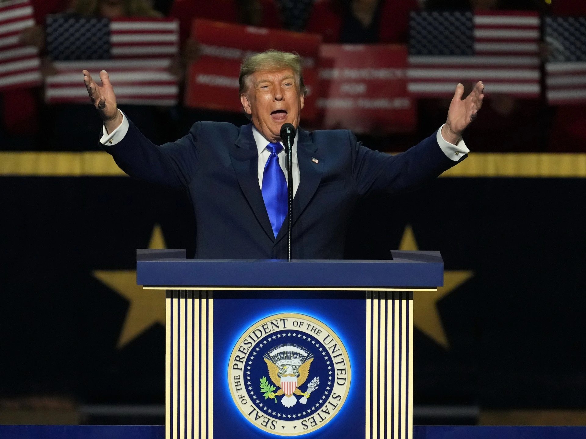Трамп Далластағы республикалық съезде өзін орталыққа қояды