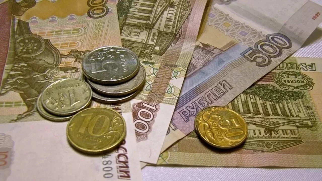 Bank of Russia holds key rate at 14% after ten straight cuts