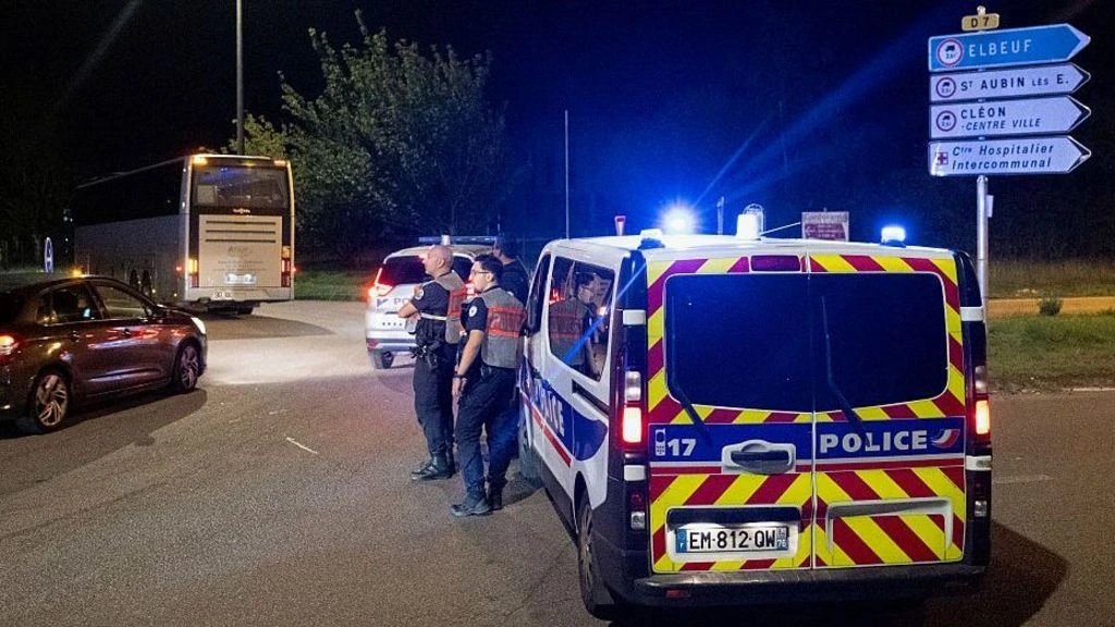 Passenger train derails near Rouen, injuring at least 44