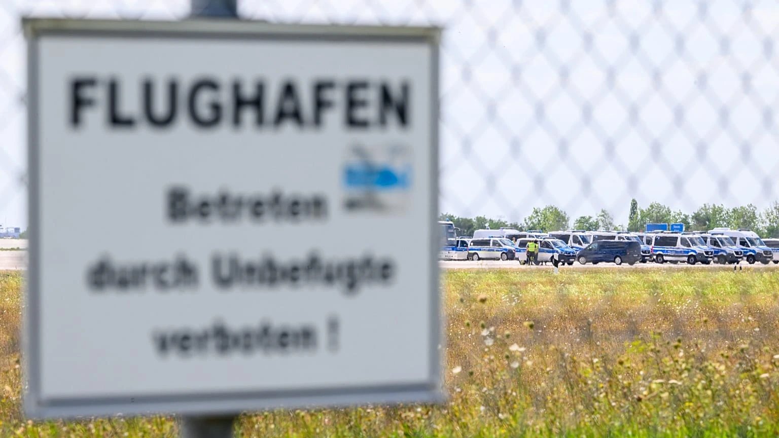 Welt: German investigators link Leipzig airport drone attack to GRU
