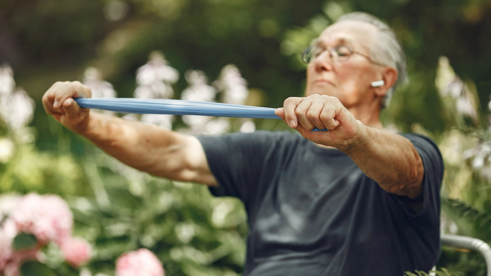 Study finds leisure exercise cuts dementia risk 24%, heavy work raises it 20%