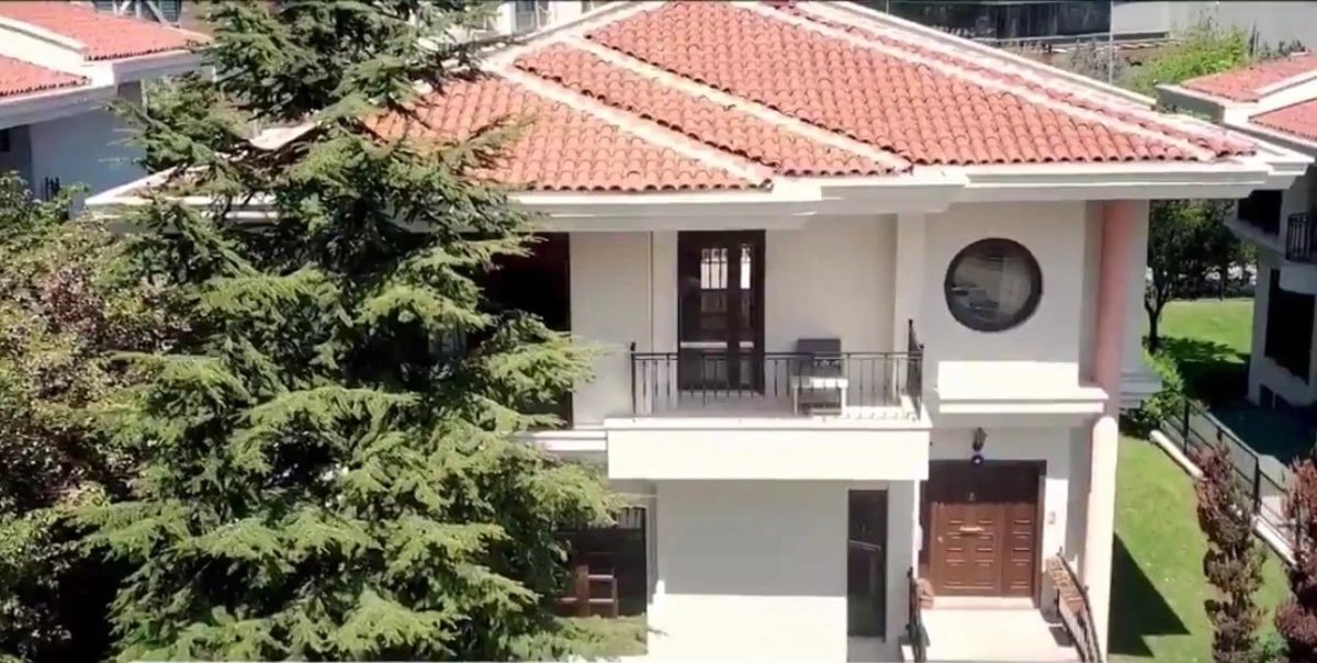 Melih Gökçek bought villa for 743,000 lira, sold for $1.265 million