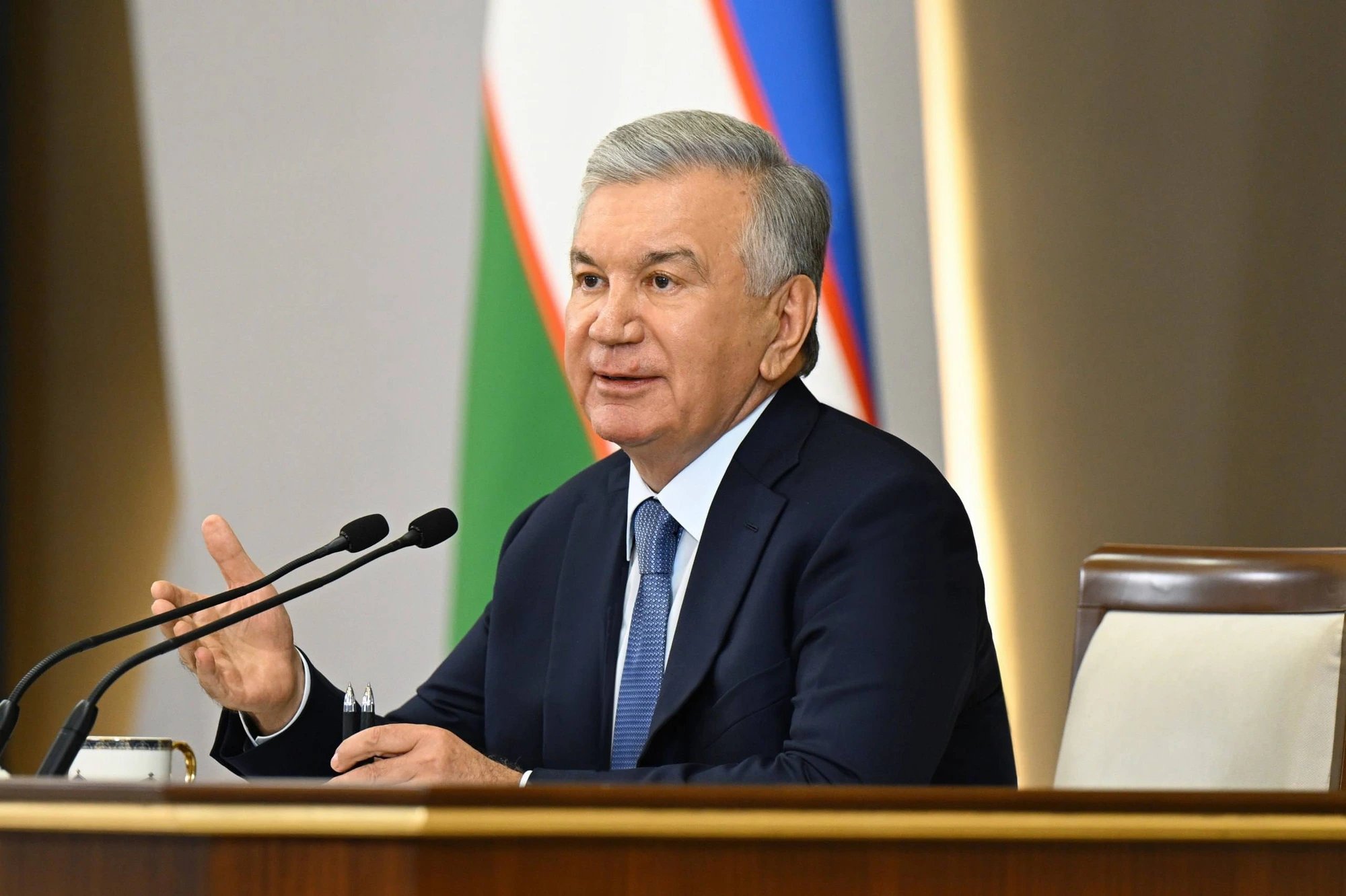 Мирзиёев шенеуніктерге ескертті: бірде-бір «тойынып алған байды» кешірмеймін