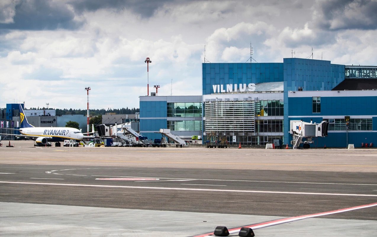 Vilnius airport halts flights after radar detects unknown objects