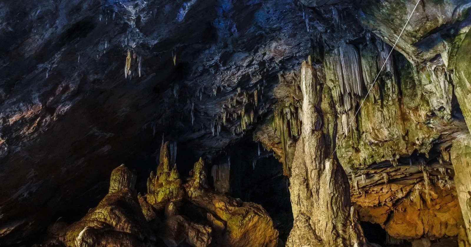 Neanderthals built 176,000-year-old stone rings deep inside Bruniquel Cave