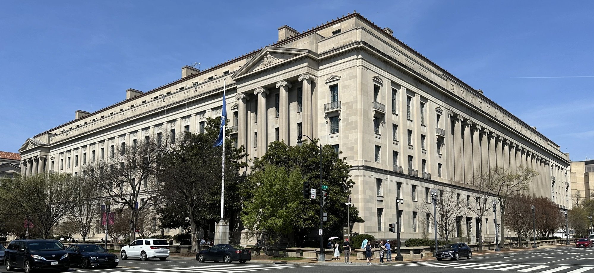 США предъявили обвинения пятерым по делу о предполагаемых убийствах по заказу российской разведки