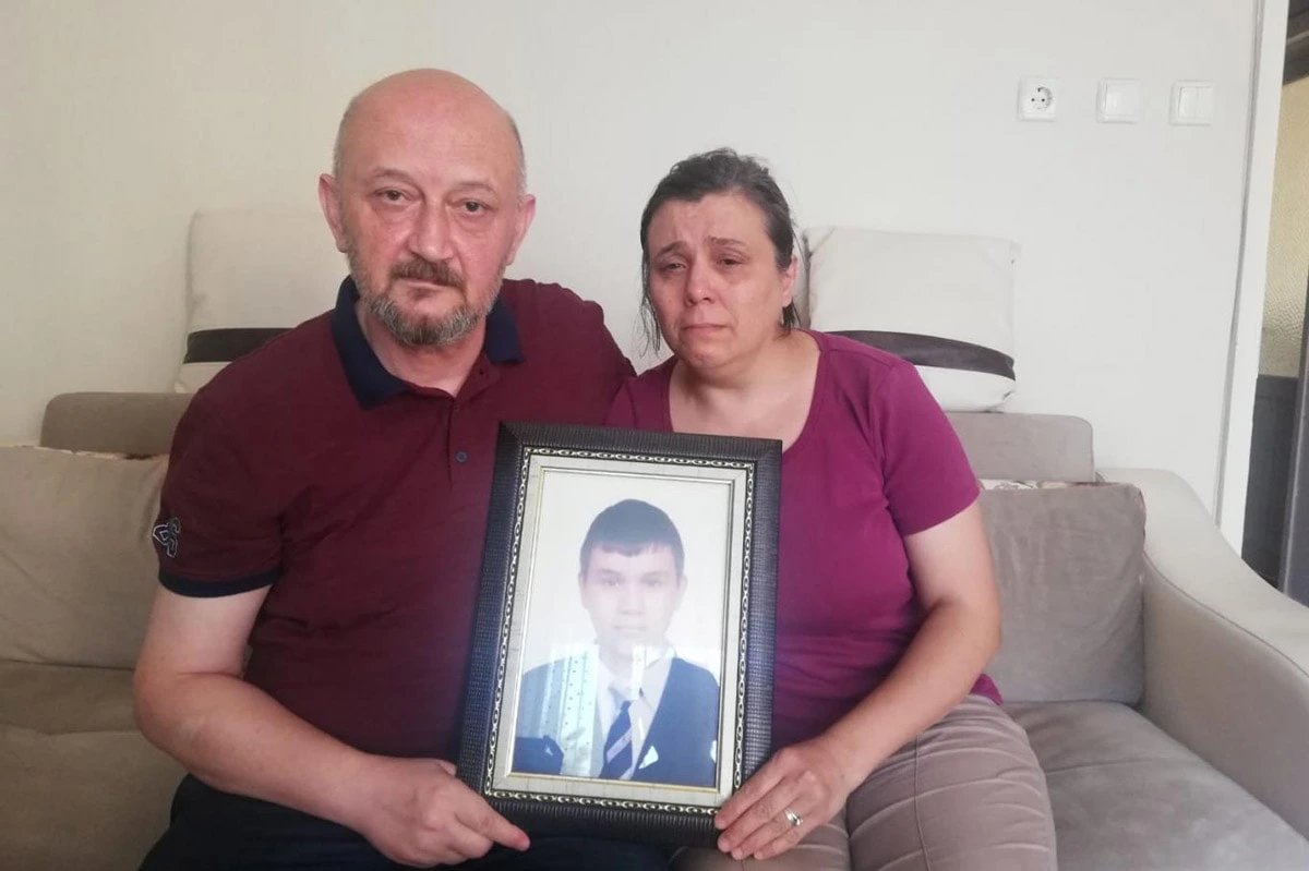 Әкесі: Түркия Эпштейн файлдары жарияланған соң Бурак Ограштың өлімін қайта тергеді