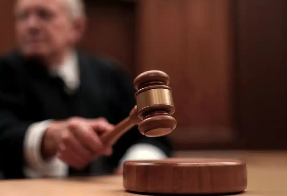 Суд в Астане приговорил 24 человек к восьми годам по делу о SIM-box мошенничестве