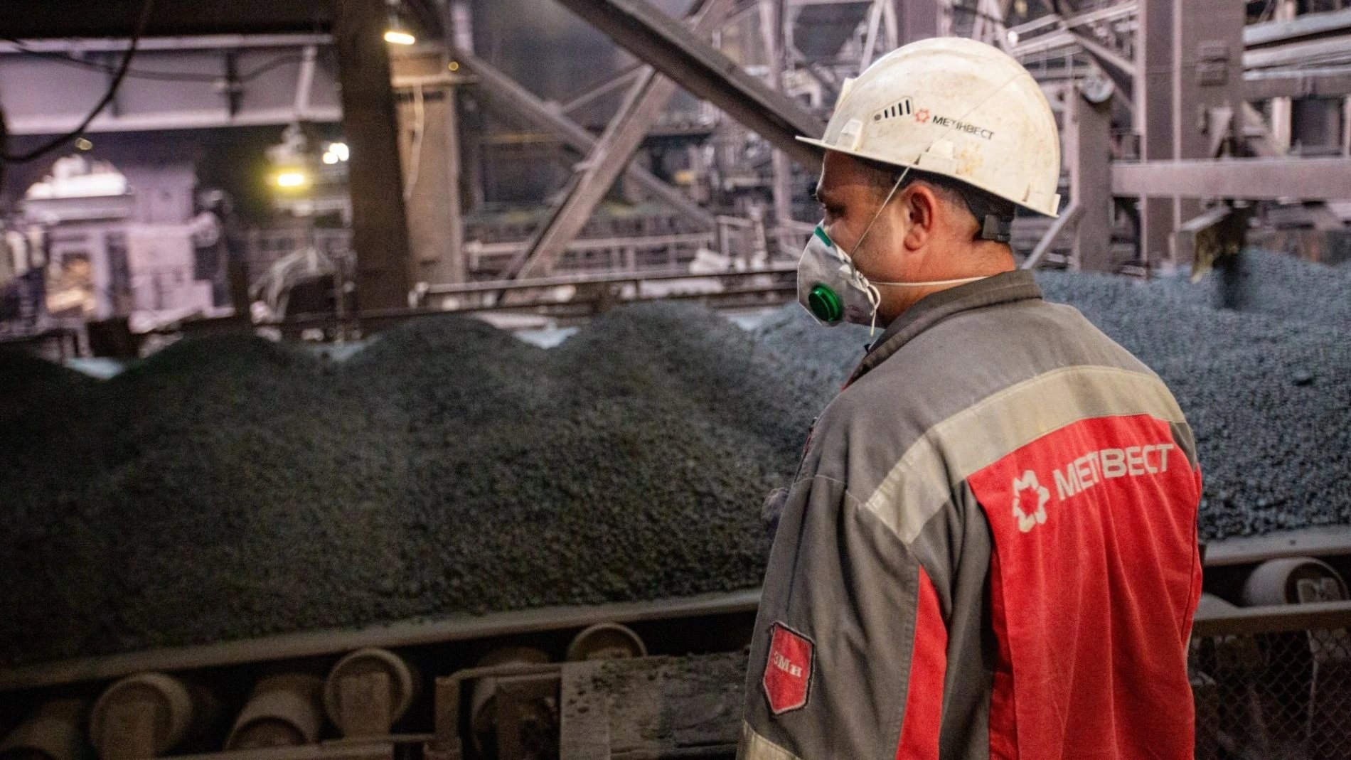 Ukraine's steel industry halted after Russian strikes, Metinvest says