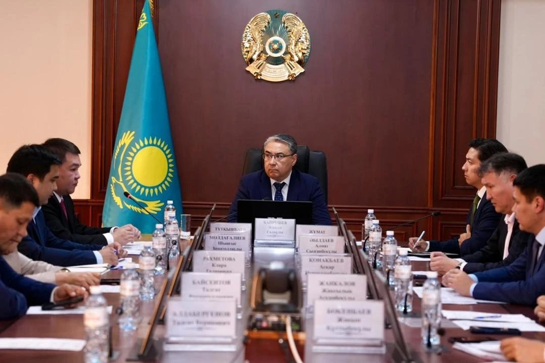 Казахстан рассматривает альтернативные маршруты экспорта нефти на фоне 64,8 млн тонн через КТК