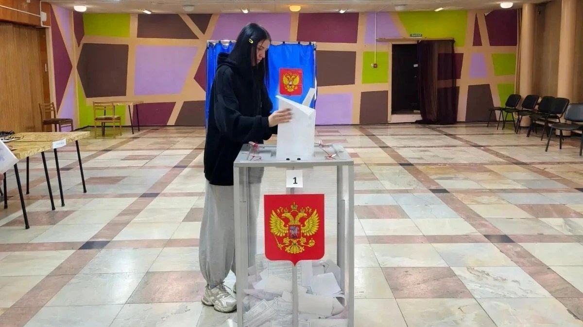 Ukraine strikes seven polling stations in Bryansk region, election chief says