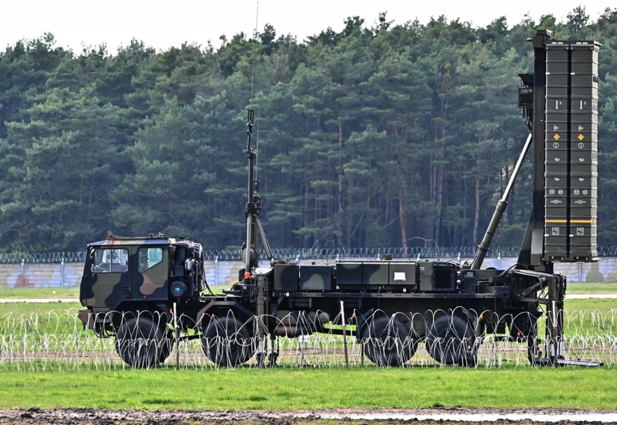 Франция подписала контракт на ускоренную поставку Украине ракет Aster 30 и радаров