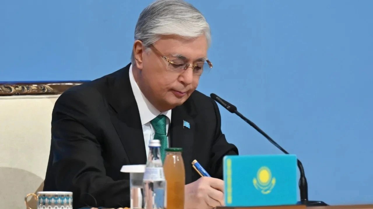 Тоқаев Қорғаныс министрлігіндегі жағдайды тексеру үшін комиссия құрды