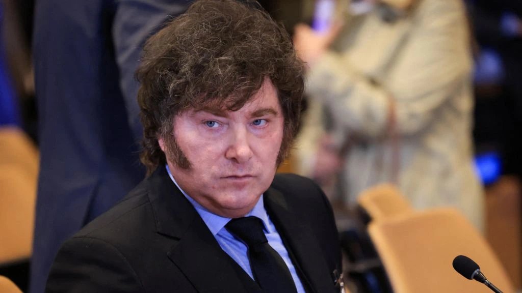Милей Британияны Фолкленд маңындағы мұнай өндірісі үшін сотқа беремін деп қорқытты