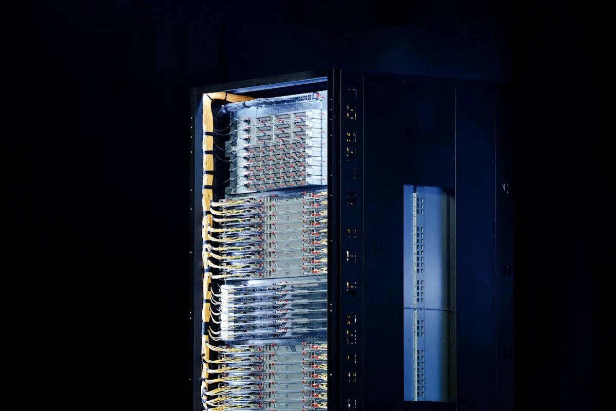 Акции HPE закрылись на рекордных $63,89 после заказа AMD Helios на $1,2 млрд