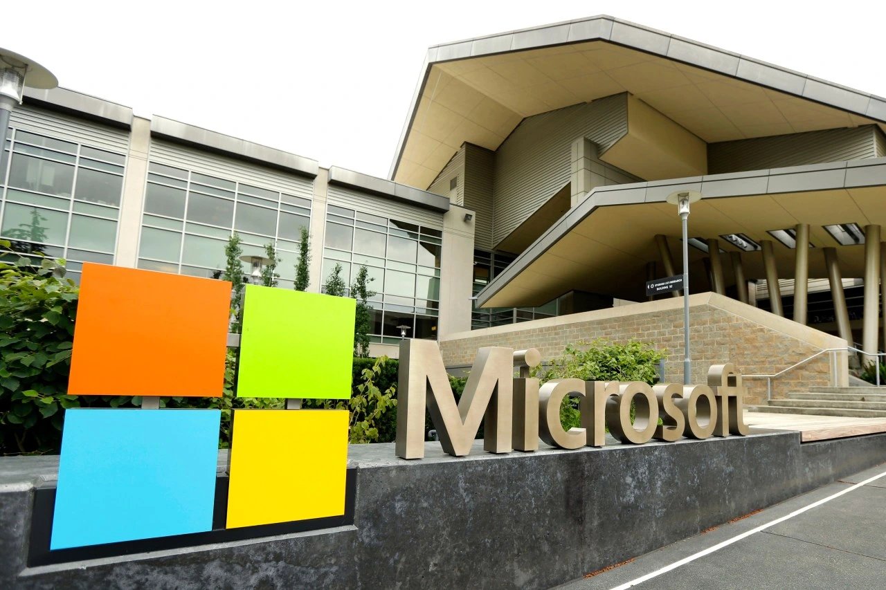 Квартал Microsoft на $1 трлн и рекордные заказы Accenture сигнализируют о буме ИИ