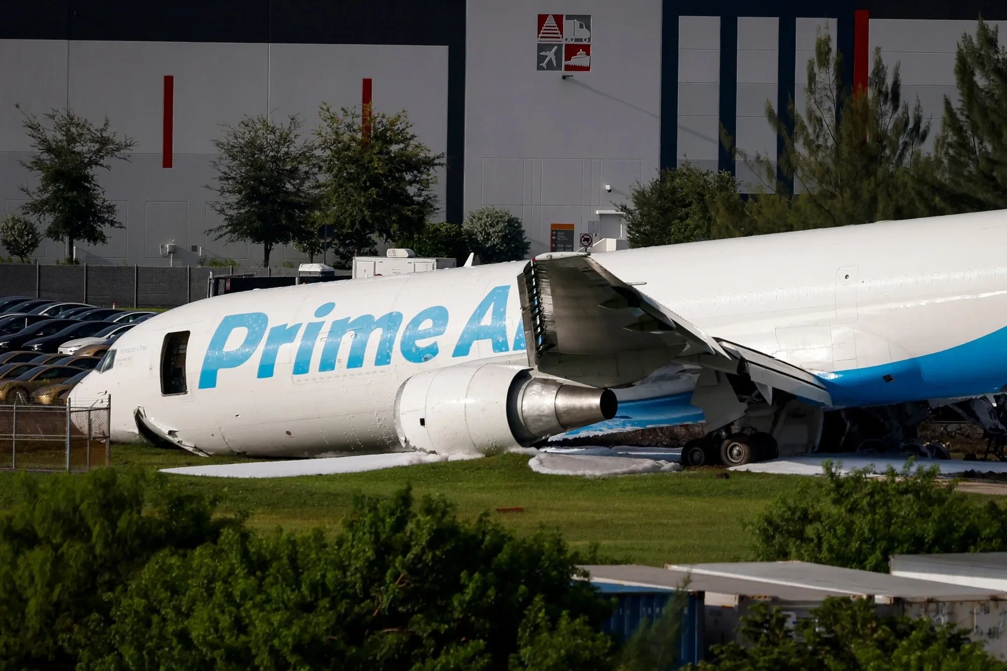 NTSB: Amazon cargo jet pilots lacked wind data before Miami crash
