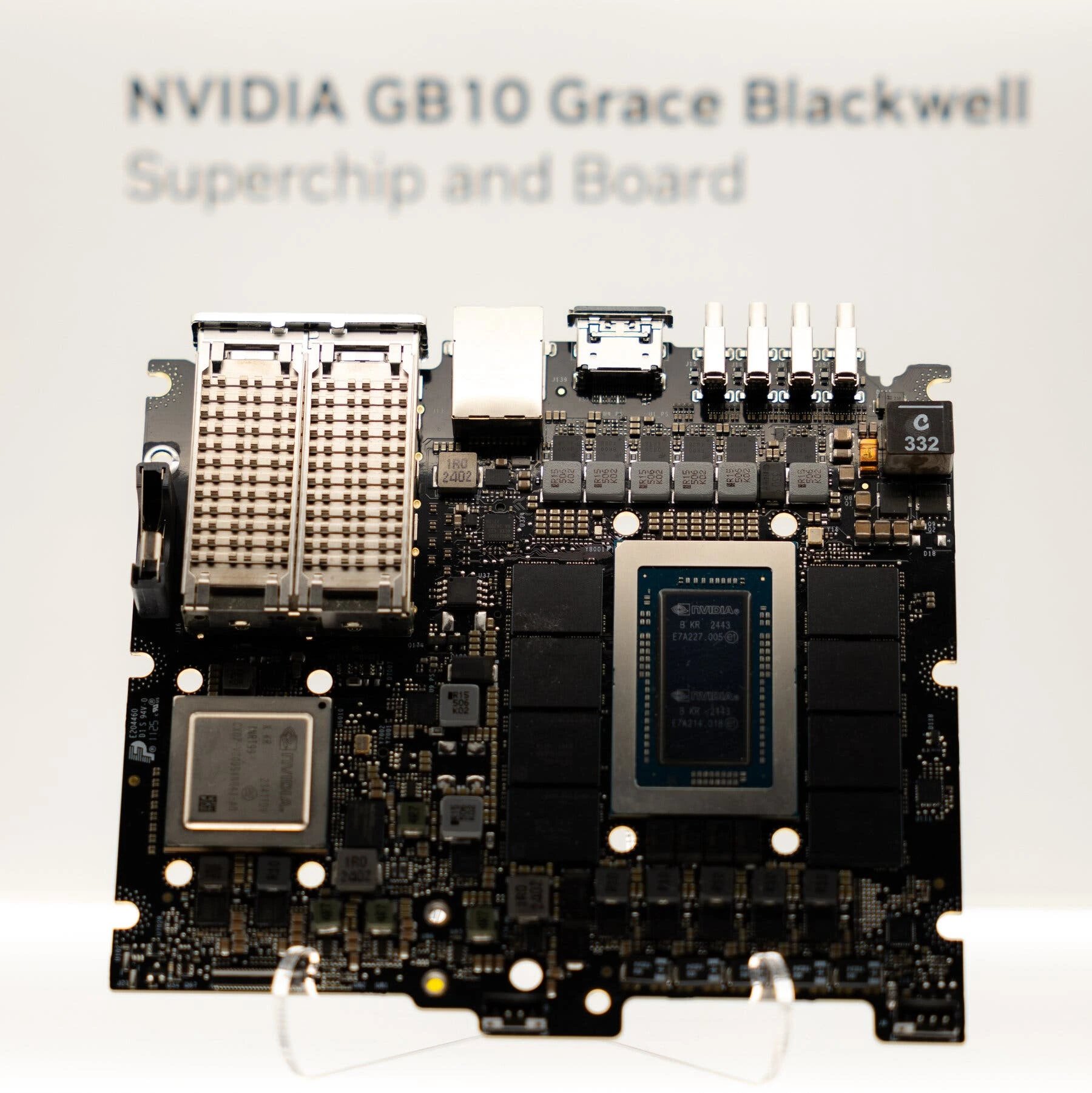 Китайская госкомпания профинансировала закупку серверов Nvidia Blackwell
