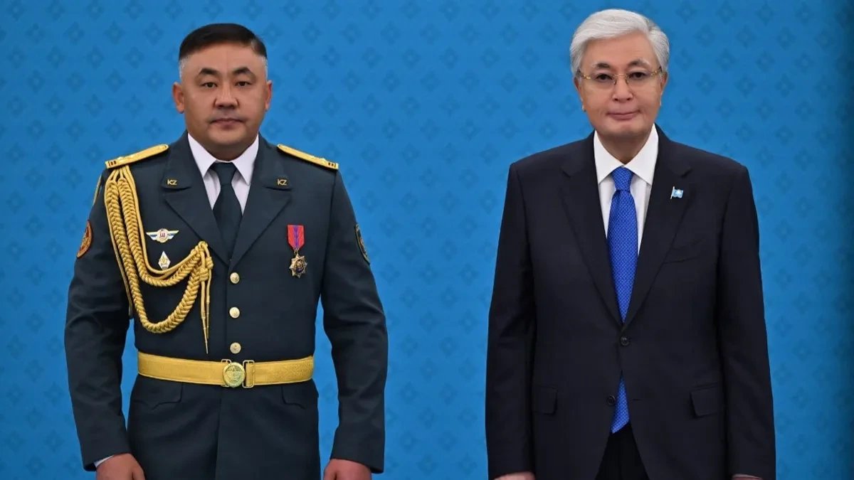 Тоқаев Қосановты Қазақстан қорғаныс министрі қызметінен босатты